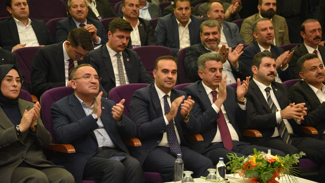Sanayi ve Teknoloji Bakanı Kacır, AK Parti Siverek İlçe Kongresi'nde konuştu: