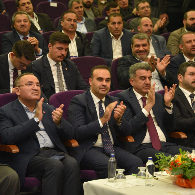 Sanayi ve Teknoloji Bakanı Kacır, AK Parti Siverek İlçe Kongresi'nde konuşt...