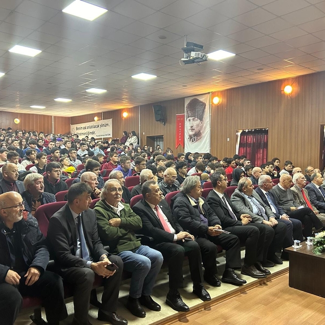 Ladik Akpınar Fen Lisesi'nde Kariyer Günleri programı düzenlendi