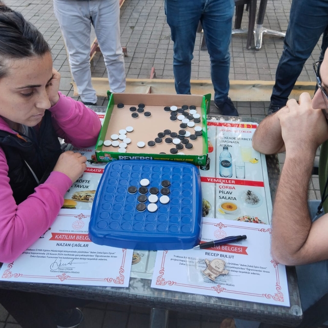 Trabzon'da öğretmenler arasında zeka oyunları turnuvası yapıldı