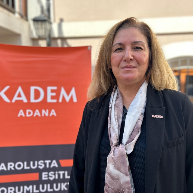 Adana'da KADEM "Şiddete Seyirci Kalma" çağrısı yaptı