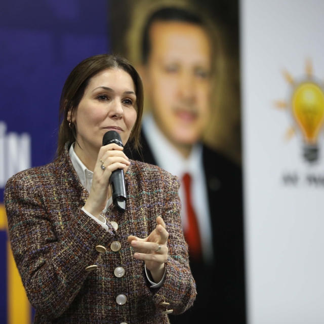 AK Parti'li Karaaslan, partisinin Canik İlçe Kongresi'nde konuştu: