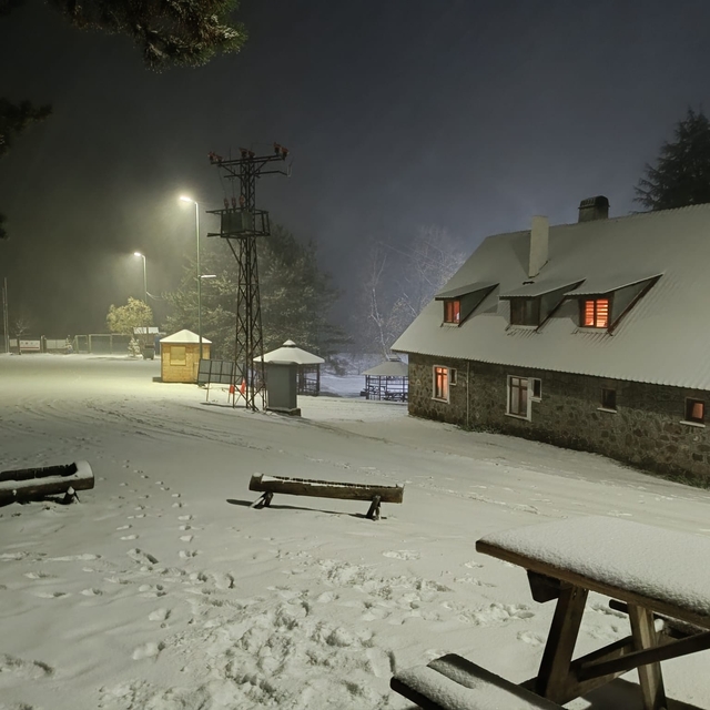 Beypazarı ve Çubuk'ta kar yağışı etkili oluyor