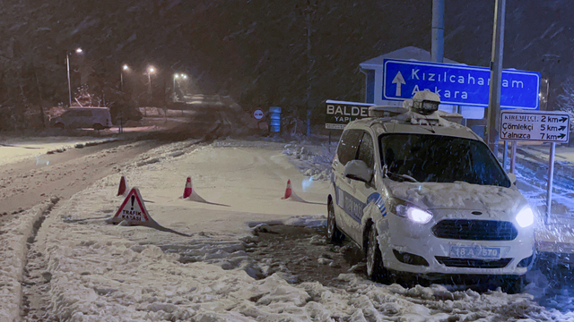 Çankırı'da kar yağışı nedeniyle yaylada mahsur kalan 4 kişi ekiplerce kurtarıldı