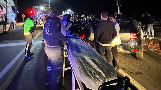 Şanlıurfa'da 2 otomobil çarpıştı; MYP İl Başkanı öldü, 2'si polis 6 yaralı (2)- Yeniden