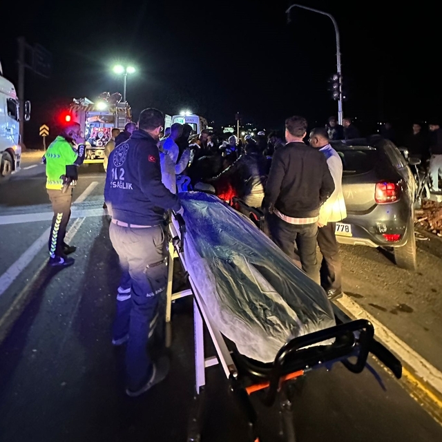 Şanlıurfa'da 2 otomobil çarpıştı; MYP İl Başkanı öldü, 2'si polis 6 yaralı...