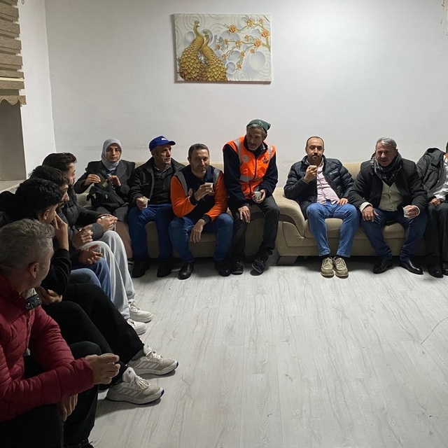 Konya'da kar yağışı nedeniyle yolda mahsur kalan 27 kişi kurtarıldı