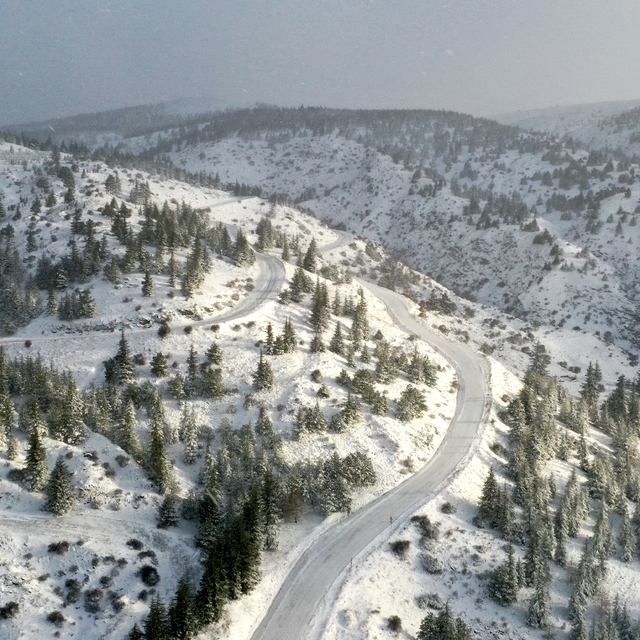 Eskişehir'in yüksek kesimleri beyaza büründü