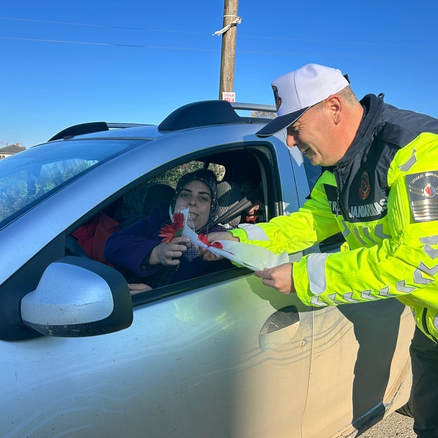 Bafra'da jandarma öğretmenlerin Öğretmenler Günü'nü kutladı