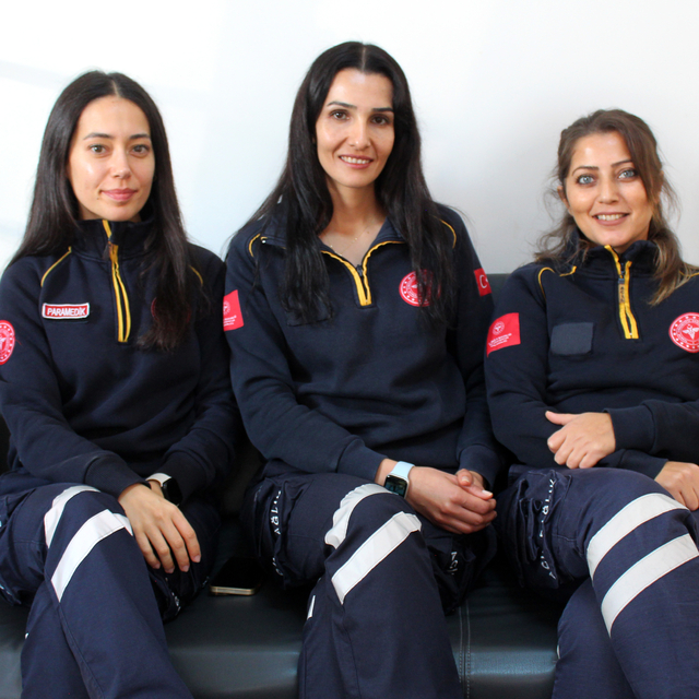 3 kadın ATT, aynı ekipte