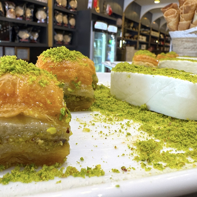 Komşu şehirlerin tescilli lezzetleri aynı tabakta damakları tatlandırıyor