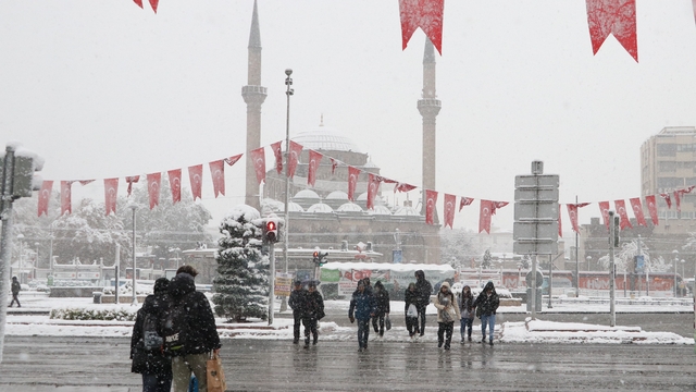 İç Anadolu'da kar etkili oluyor