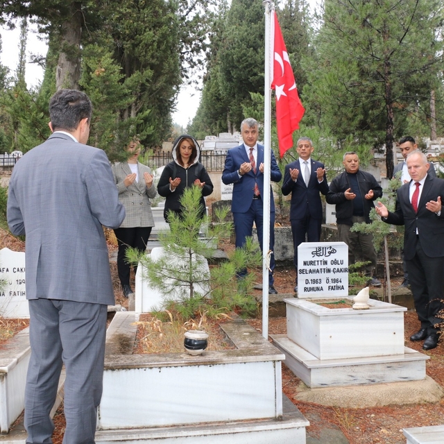 Amasya'da şehit öğretmen kabri başında anıldı