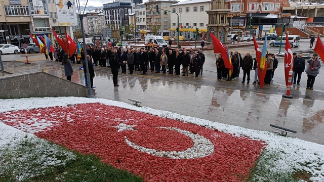 Kastamonu'nun ilçelerinde Öğretmenler Günü kutlandı