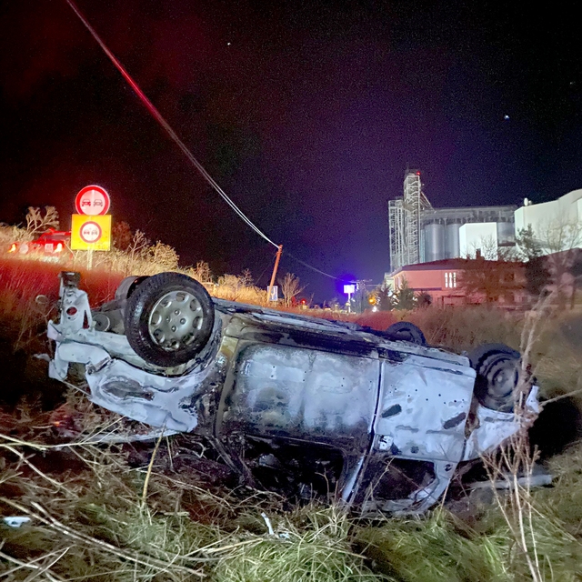 Kazada otomobilden fırlayan sürücü hayatını kaybetti