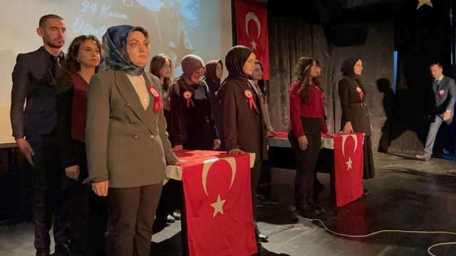 Malazgirt'te 24 Kasım Öğretmenler Günü kutlandı