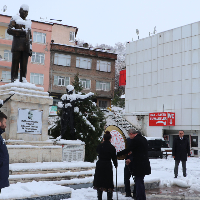 Havza ve Vezirköprü'de 24 Kasım Öğretmenler Günü kutlandı