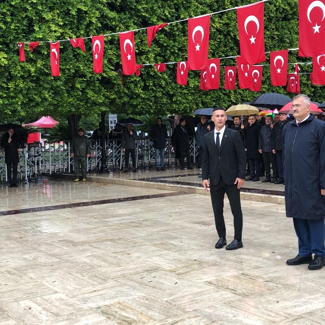 Adana ve Mersin'de Öğretmenler Günü kutlandı