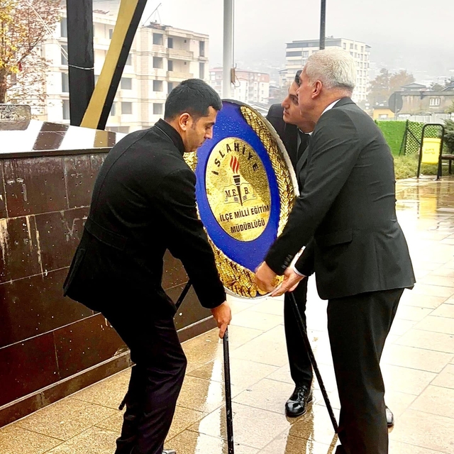 Gaziantep'in ilçelerinde 24 Kasım Öğretmenler Günü kutlandı