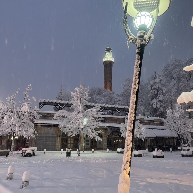 Samsun'un ilçelerinde kar yağışı etkili oldu