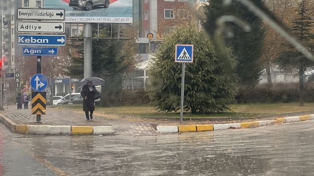 Elazığ'da sağanak etkili oldu