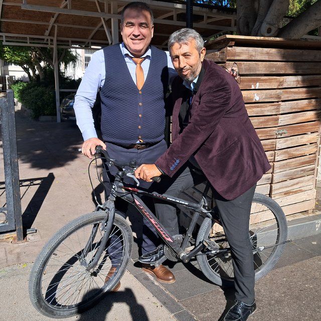 Babasının öldüğü kavşakta, otomobilin bisikletine çarptığı kazada ağır yara...