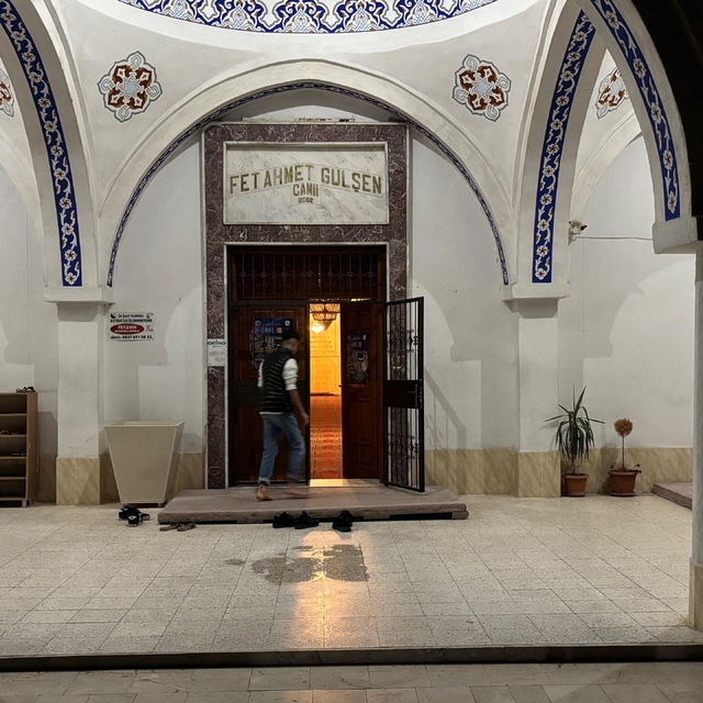 Adana'da bıçaklı saldırıya uğrayan imam yaşamını yitirdi