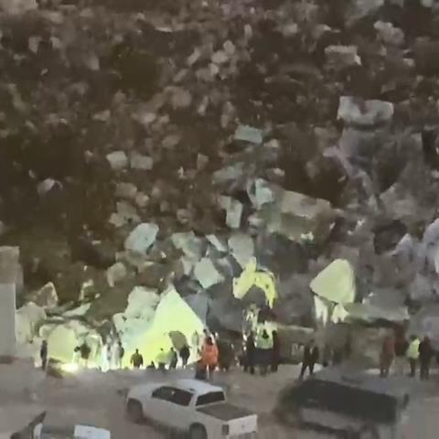 Balıkesir'de mermer ocağında göçük; 2 işçi için kurtarma çalışma başlatıldı