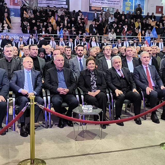 AK Parti Genel Başkanvekili Ala, partisinin İnegöl ilçe kongresinde konuştu...