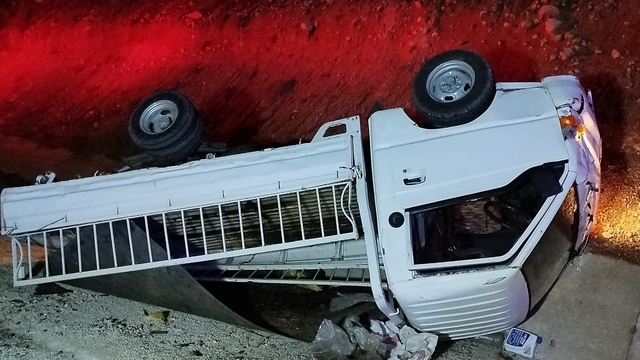 Burdur'da otomobille çarpışan kamyonetin sürücüsü yaralandı