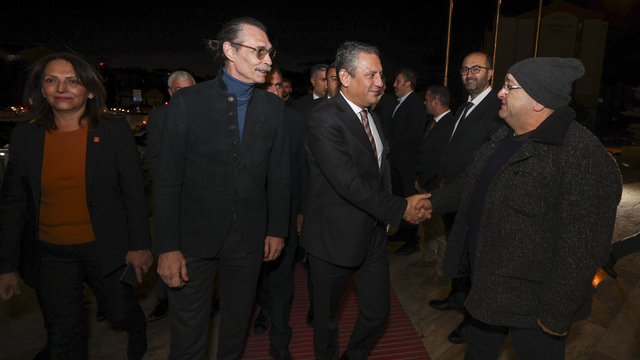 CHP Genel Başkanı Özel, Etimesgut Belediyesinin Öğretmenler Günü programına katıldı