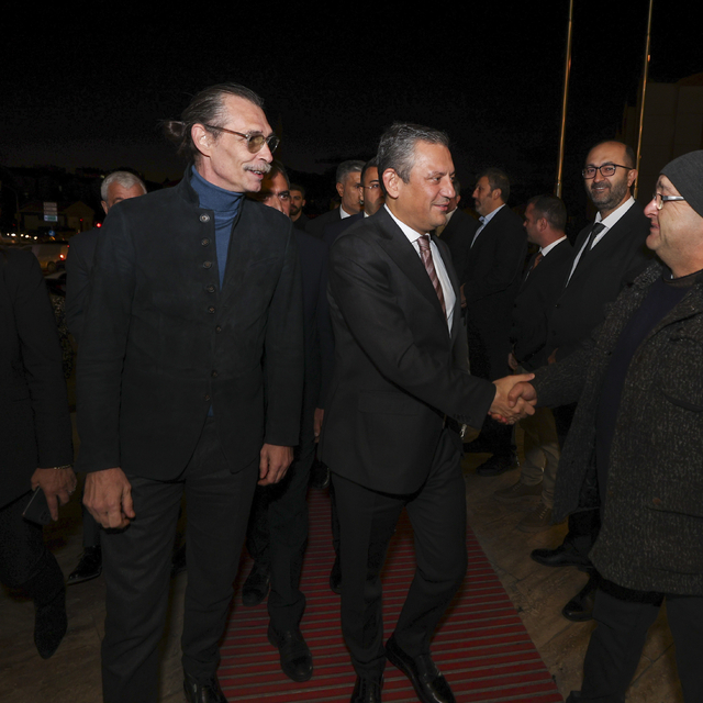 CHP Genel Başkanı Özel, Etimesgut Belediyesinin Öğretmenler Günü programına...