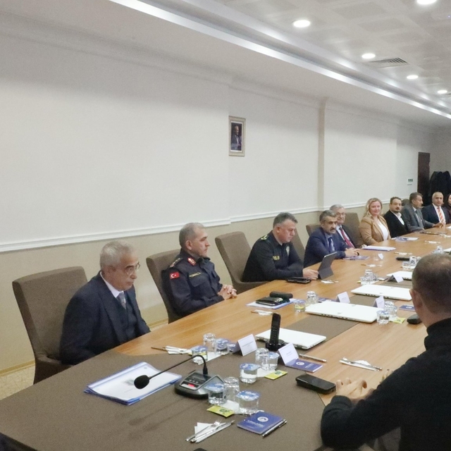 Kırklareli Valisi Turan üniversitede düzenlenen toplantıya katıldı