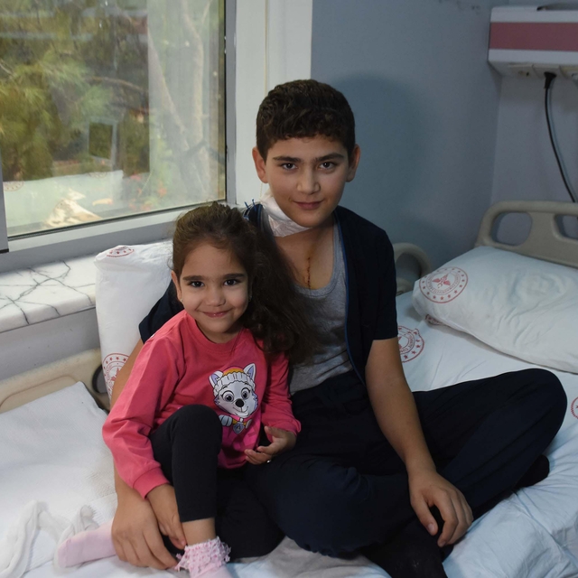 Kalp hastası kardeşler, İzmir'de sağlığına kavuştu