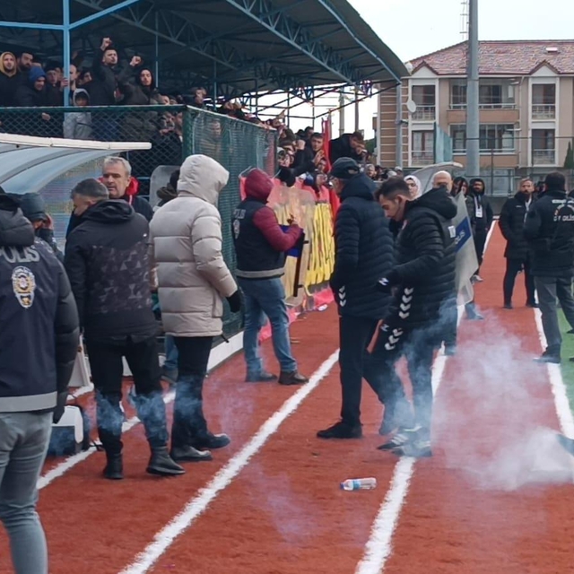 Sakarya'da amatör maç sonrası çıkan olaylarda bir futbolcu yaralandı
