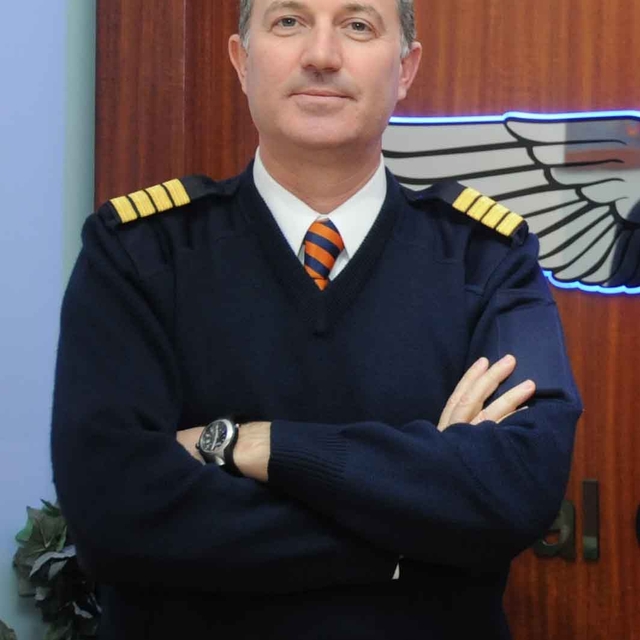 'Sabıkalı' uçağın motorunda yangın çıktı, yaşananlar film sahnesini aratmad...