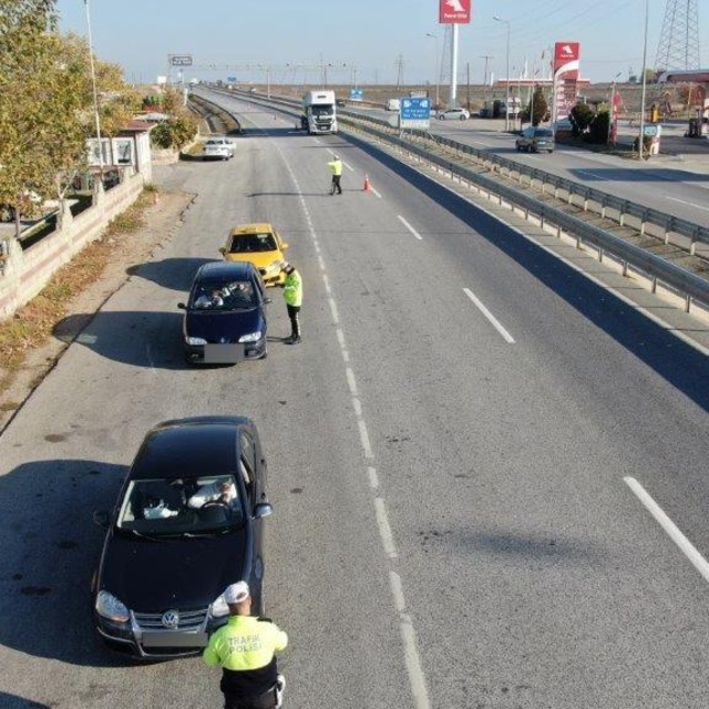 Kırklareli'nde hız ihlali için plakaları sökülen 22 araç trafikten menedild...