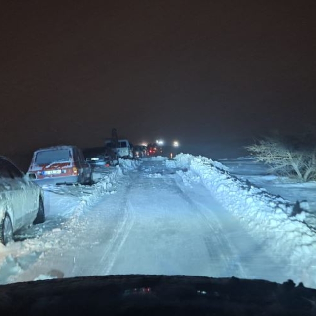 Kayseri'de kardan kapanan 465 mahalle yolundan 230'u açıldı (2)