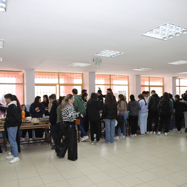 Çubuk'ta öğretmen ve öğrencilerden kermes