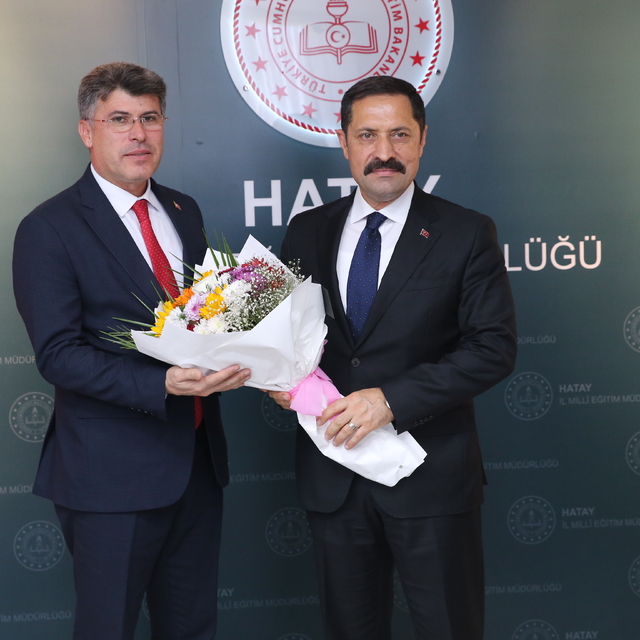 Hatay'da depremde hayatını kaybeden 408 öğretmenin anısına anıt yapıldı