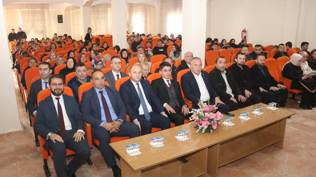 Taşova'da 24 Kasım Öğretmenler Günü kutlandı