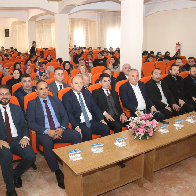 Taşova'da 24 Kasım Öğretmenler Günü kutlandı