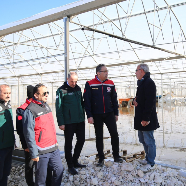 Antalya'da fırtına, yağmur ve hortum 4 bin 500 dekar tarım arazisine zarar...