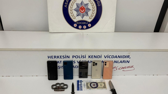 Kocaeli'de "yağma ve gasp" iddiasıyla yakalanan 3 zanlı tutuklandı