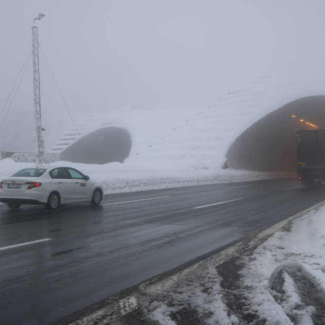 Bolu Dağı'nda kar durdu, ulaşım normale döndü
