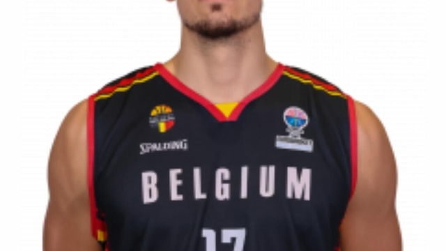 Hans Vanwijn Merkezfendi Basket'le sözleşme imzaladı