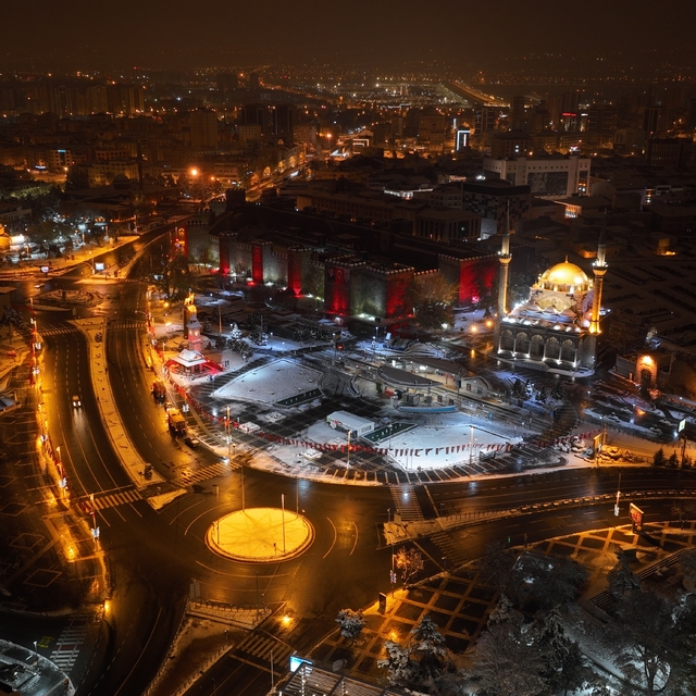 Kayseri'de karla mücadele çalışmaları sürüyor