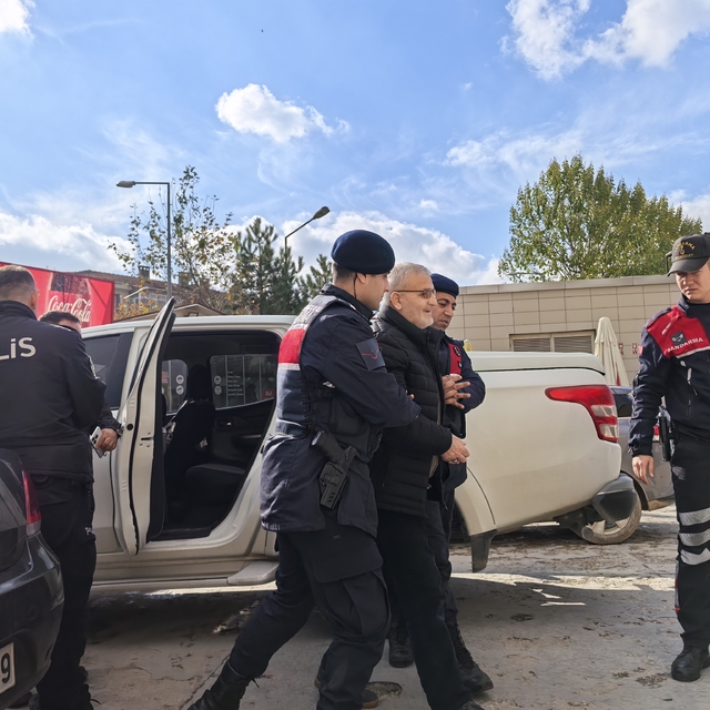 Firari FETÖ hükümlüsü evinde yakalandı