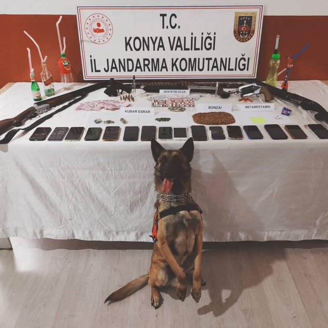 Konya'da uyuşturucu operasyonunda 4 zanlı tutuklandı