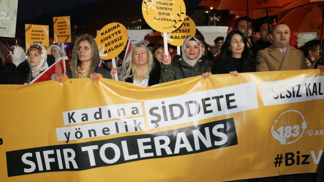 Amasya'da kadına yönelik şiddete karşı yürüyüş düzenlendi